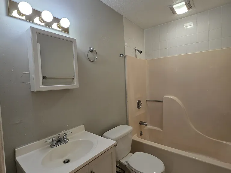 239 Fitch St #C2 — Photo 8