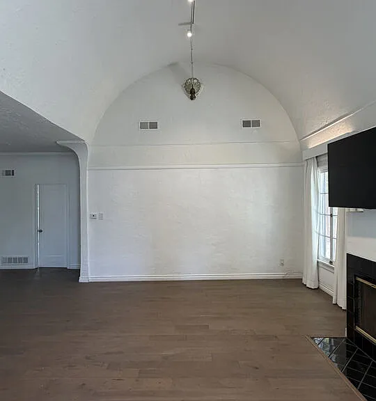 459 S Holt Ave — Photo 8