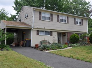 28 Orchard Dr, Old Bridge, NJ 08857