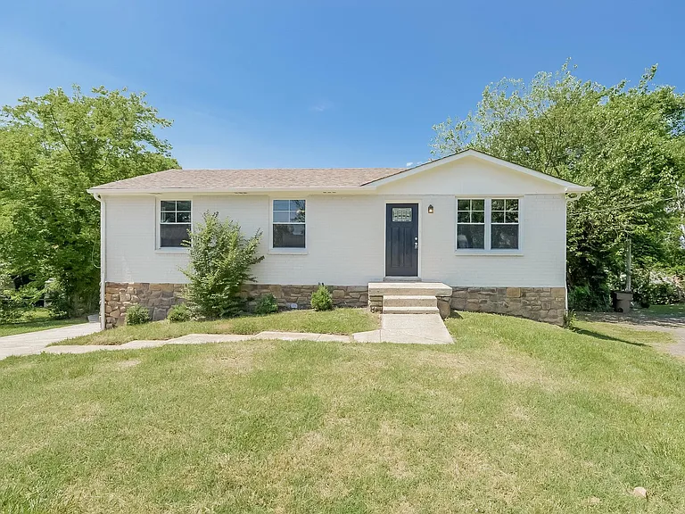 3305 Cocoa Dr — Photo 1