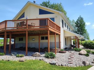 1201 S Clubhouse Dr, Weidman, MI 48893