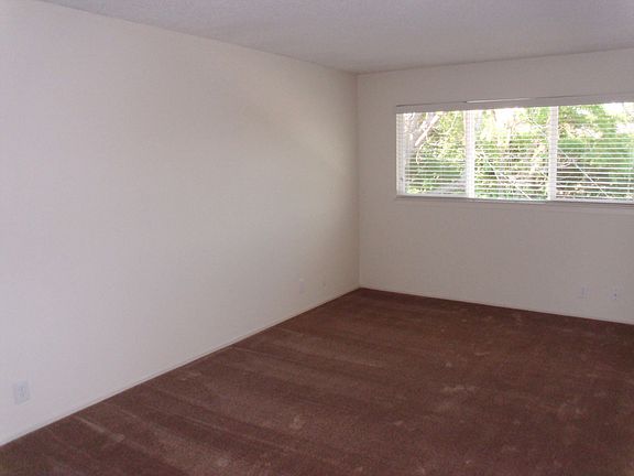 5th image of 2551 Park Wilshire Dr