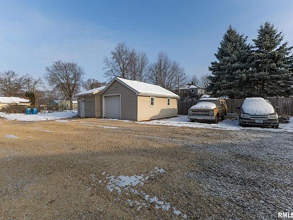 3rd image of 513 3rd St