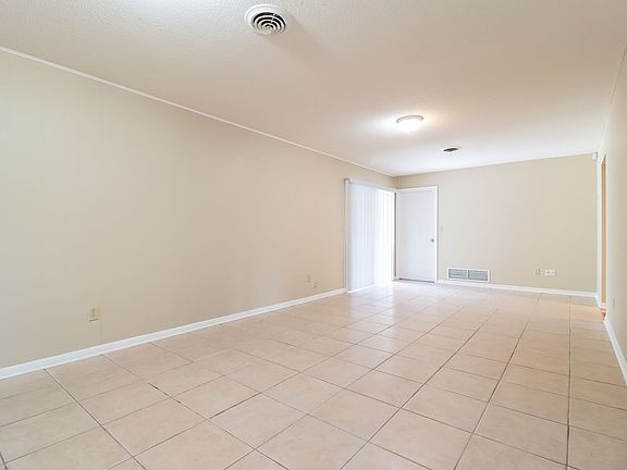 4th image of 3035 Saratoga Dr