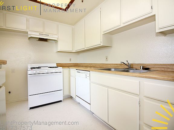 3rd image of 11953 Eucalyptus Ave APT 1