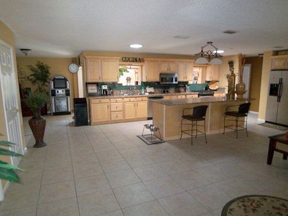 3rd image of 23 Fleming Ct