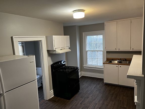 5th image of 613 W 7th St