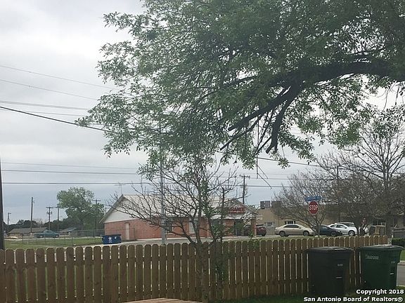 5th image of 347 Pennystone Ave