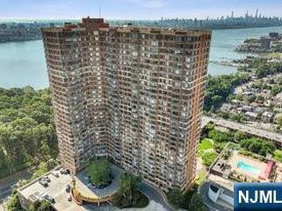 100 Old Palisade Rd APT 3516, Fort Lee, NJ, 07024