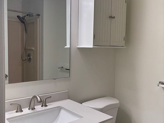 5th image of 62 Basswood Ct