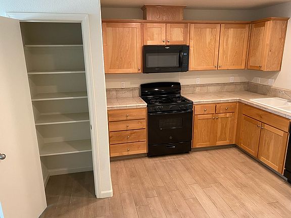 3rd image of 3052 Bright St #3052