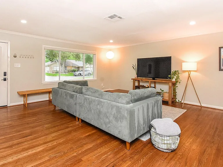 5602 McKnight St — Photo 8