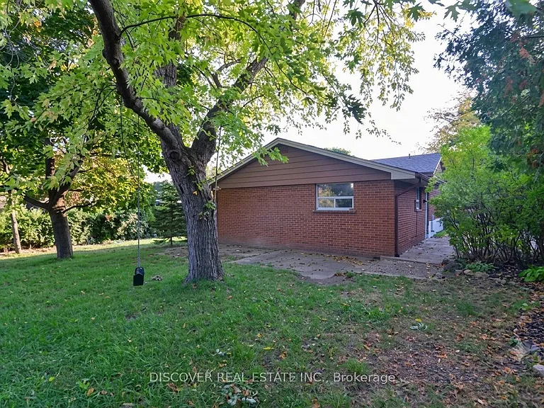 14 Donata Dr — Photo 27