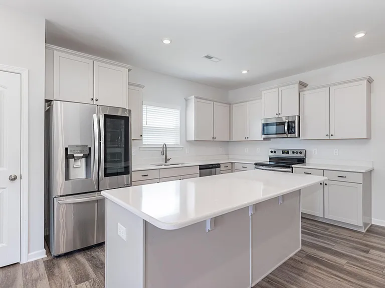 1313 London Meadow Way — Photo 3