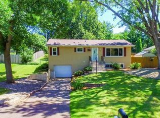 6728 Berkshire Ln N, Maple Grove, MN 55311