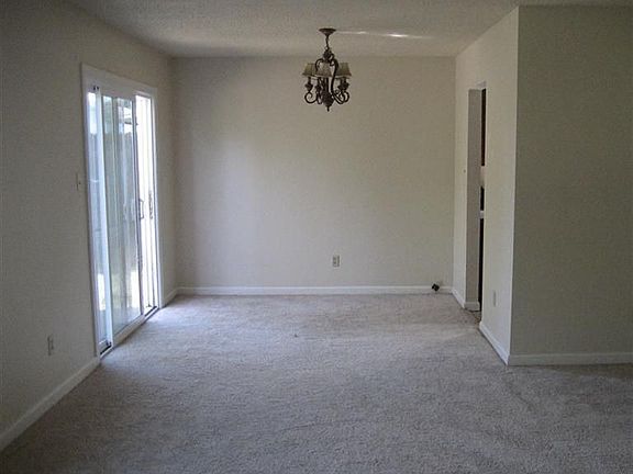 3rd image of 1219 W El Camino Ave