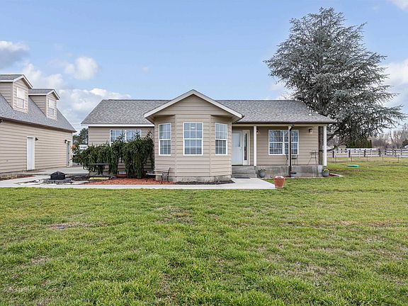 3rd image of 276 Snake River Dr