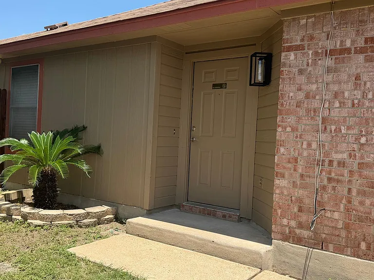 17338 Tobermory Dr — Photo 2