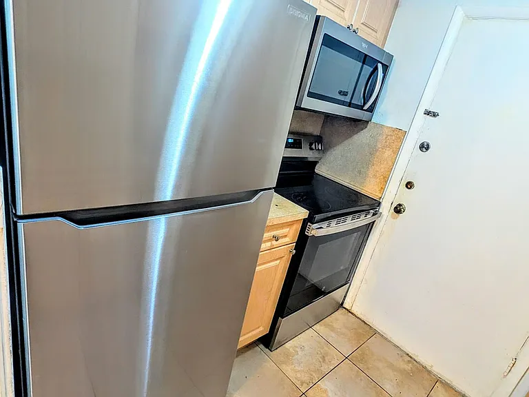 680 Miller Dr #W-103 — Photo 2