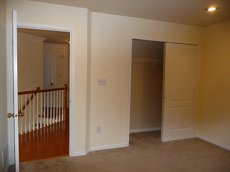 220 Roosevelt Dr — Photo 32