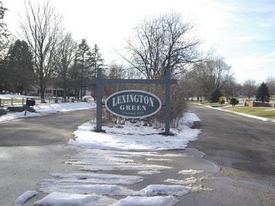 W226S4370 Coppersmith SQ, Waukesha, WI, 53189