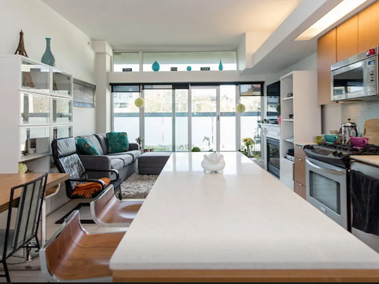 33 W Pender St #303 — Photo 4