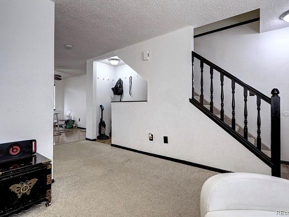 5th image of 9 Evergreen St