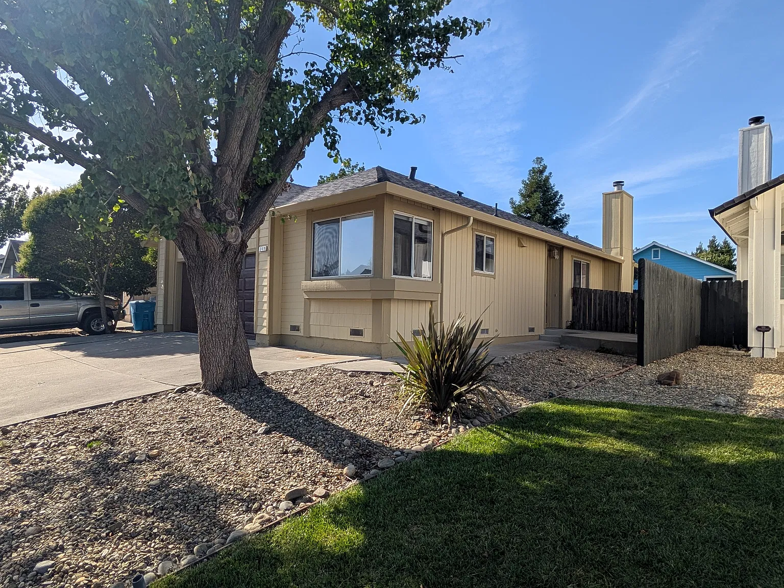 3 bed, 1278 sqft, $2,690 — Photo 2