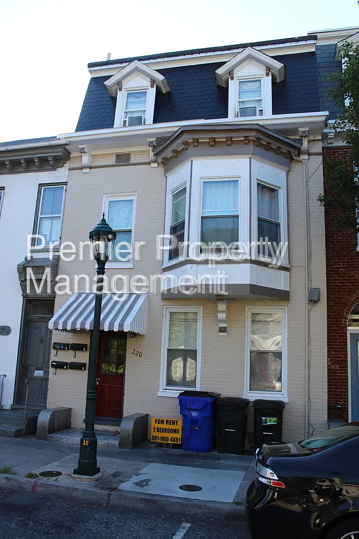 220 N Potomac St photo 1