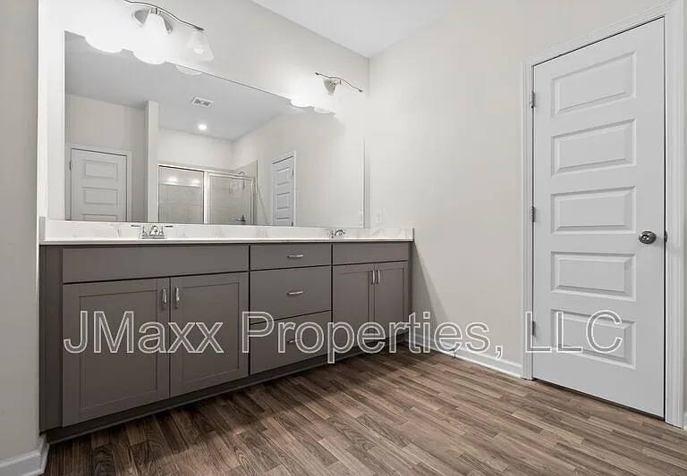 185 Madison Bnd — Photo 9