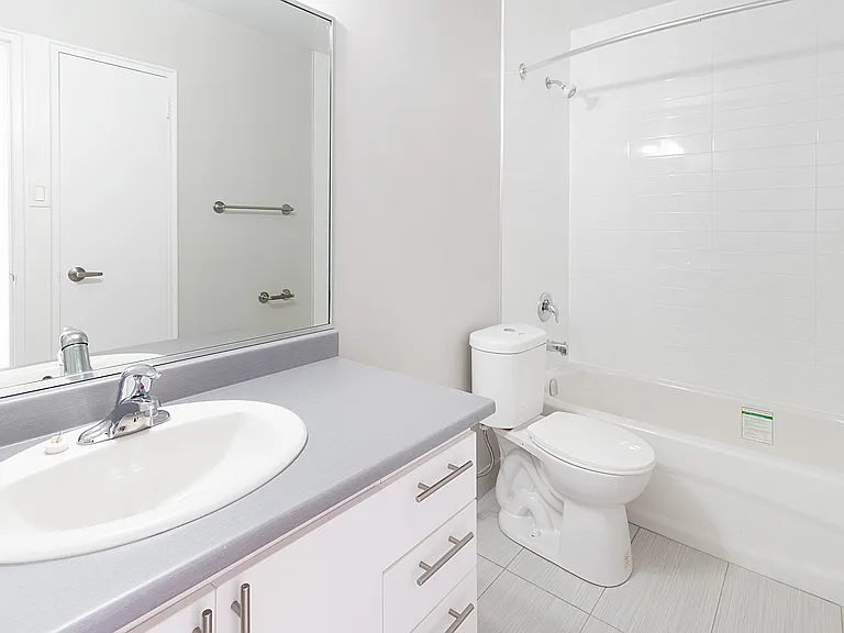 565 Talbot St — Photo 15
