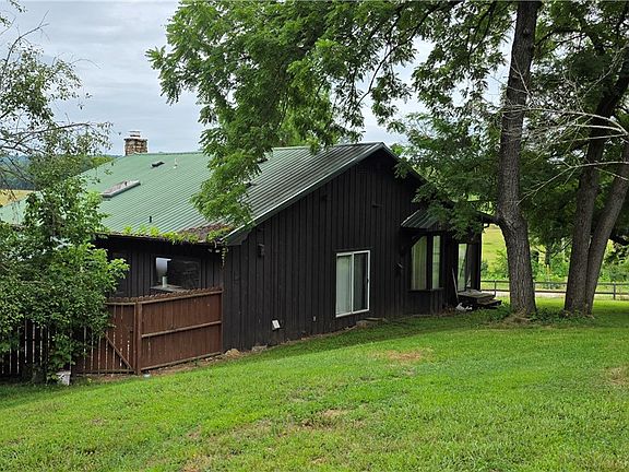 5th image of 2046 Highway 268 Rd