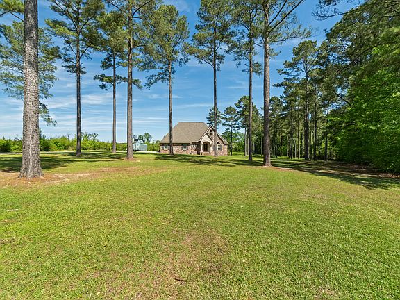3rd image of 675 Riels Rd