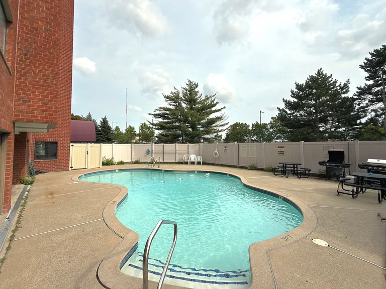 30 Revere Beach Pkwy #512 — Photo 31