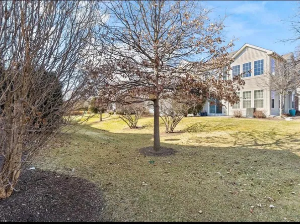 10003 Cummings St, Huntley, IL 60142