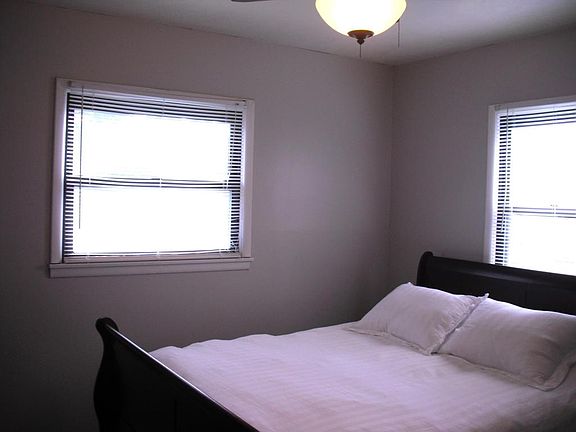 5th image of 2233 W Gilbert Ln