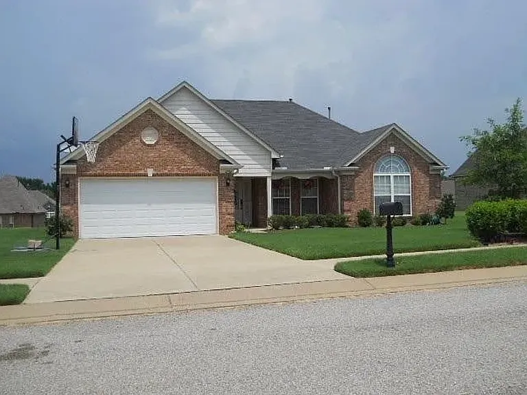 4236 Louden Dr — Photo 1