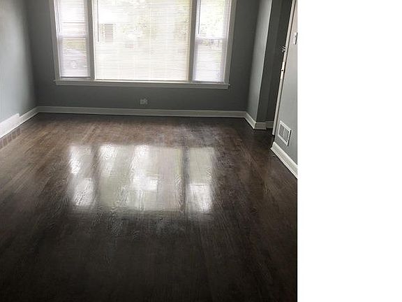 4th image of 8833 S Dorchester Ave #1