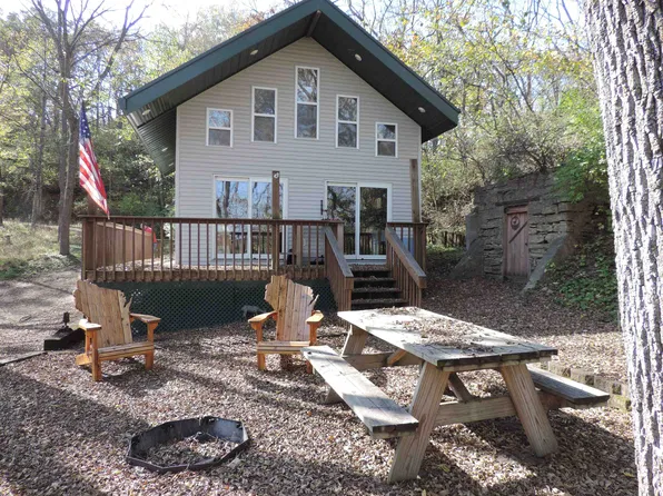 1200 Thorpe Rd, Rewey, WI 53580