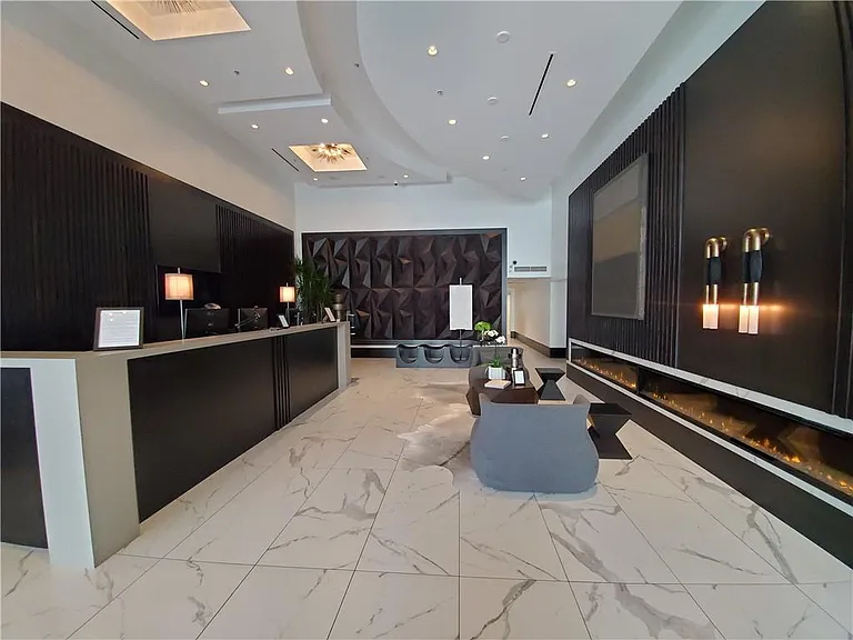400 W Peachtree St NW #3606 — Photo 17