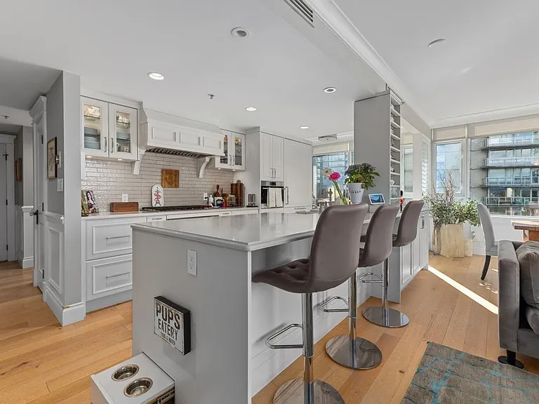 1281 Cordova St W #804 — Photo 3