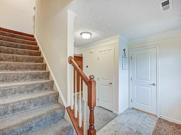 1404 Artesian Ln — Photo 11
