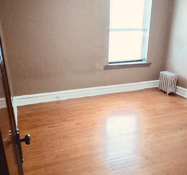 2nd image of 7951 S Drexel Ave #3B