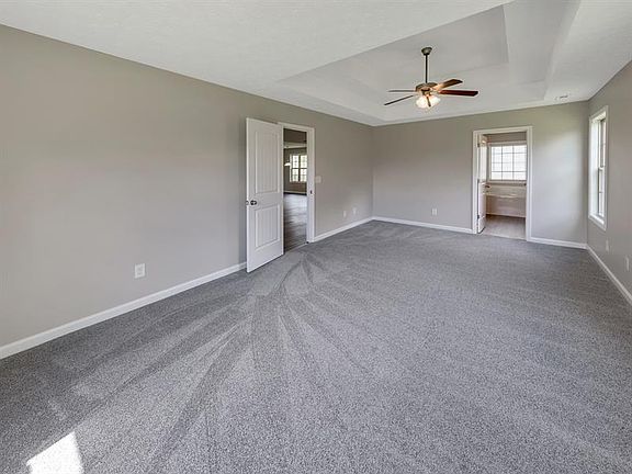 4th image of 15 Saint Charles Pl