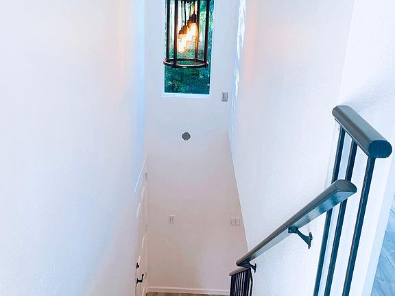 3rd image of 651 Amador St #651