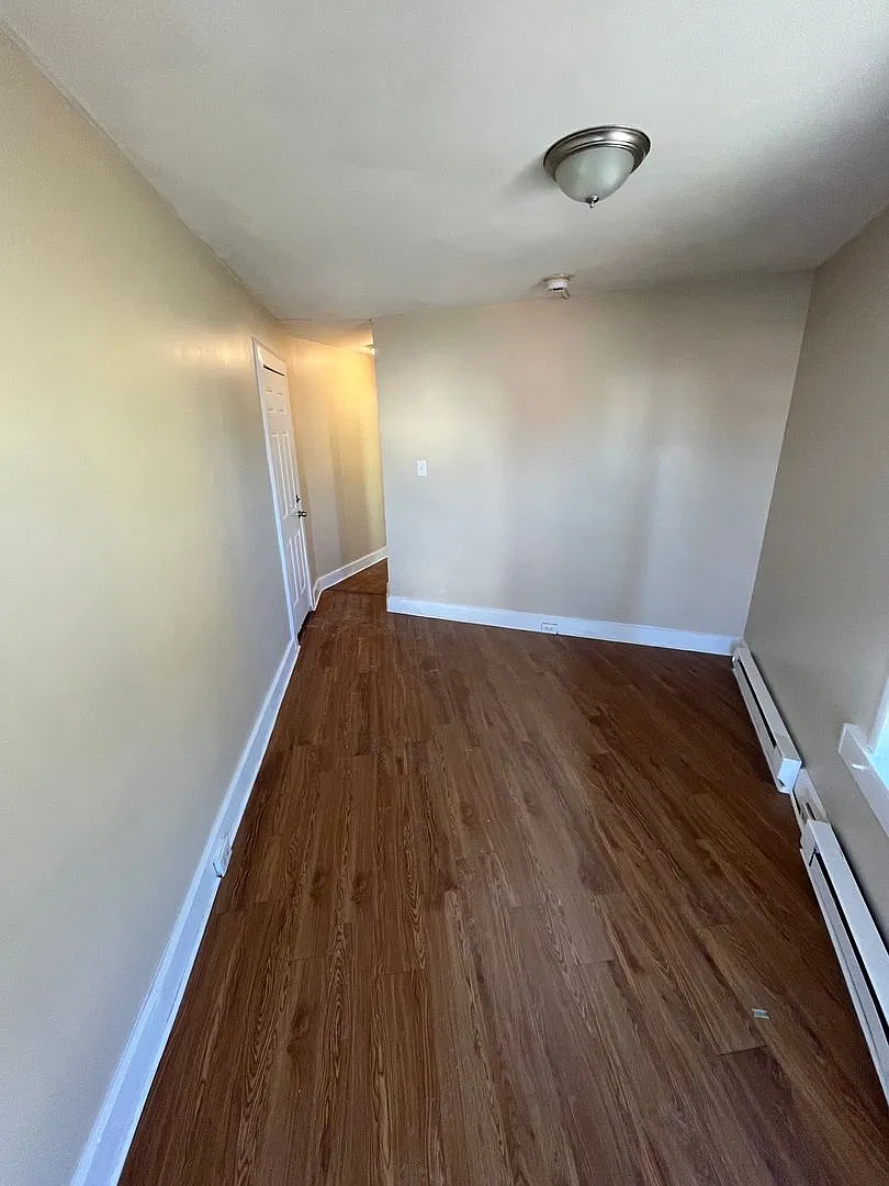 400-402 Mitchell Avenue — Photo 3