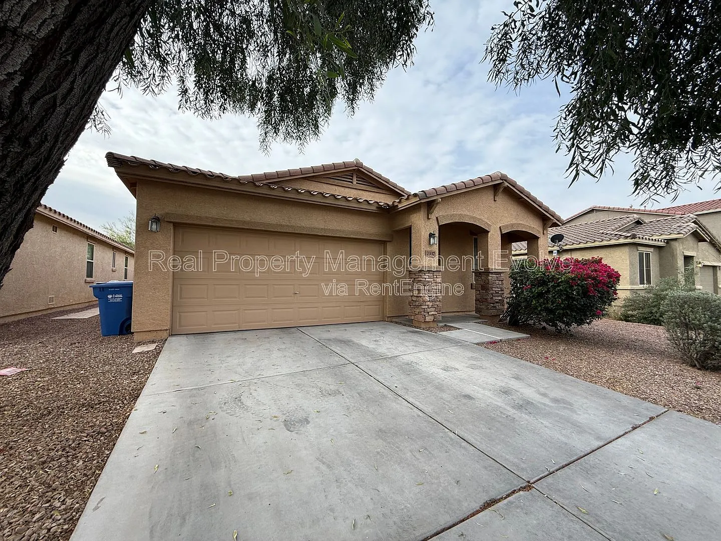 4 bed, 2.0 bath, 1914 sqft, $1,895 — Photo 2