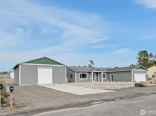 1215 195th Street, Long Beach, WA 98631