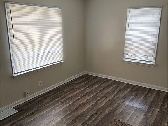4th image of 1120 Stoner St