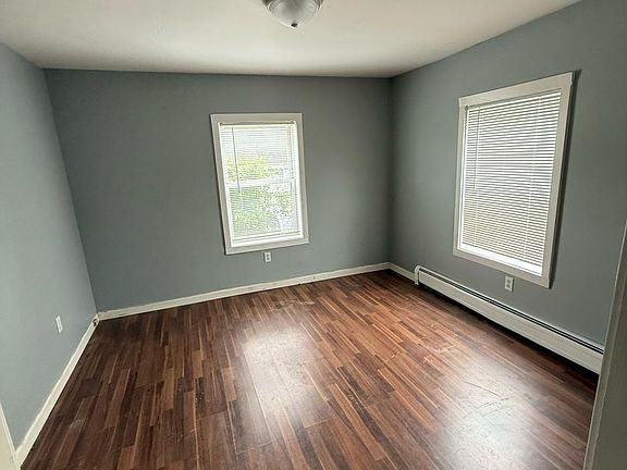 5th image of 76 Van Den Noort St #B